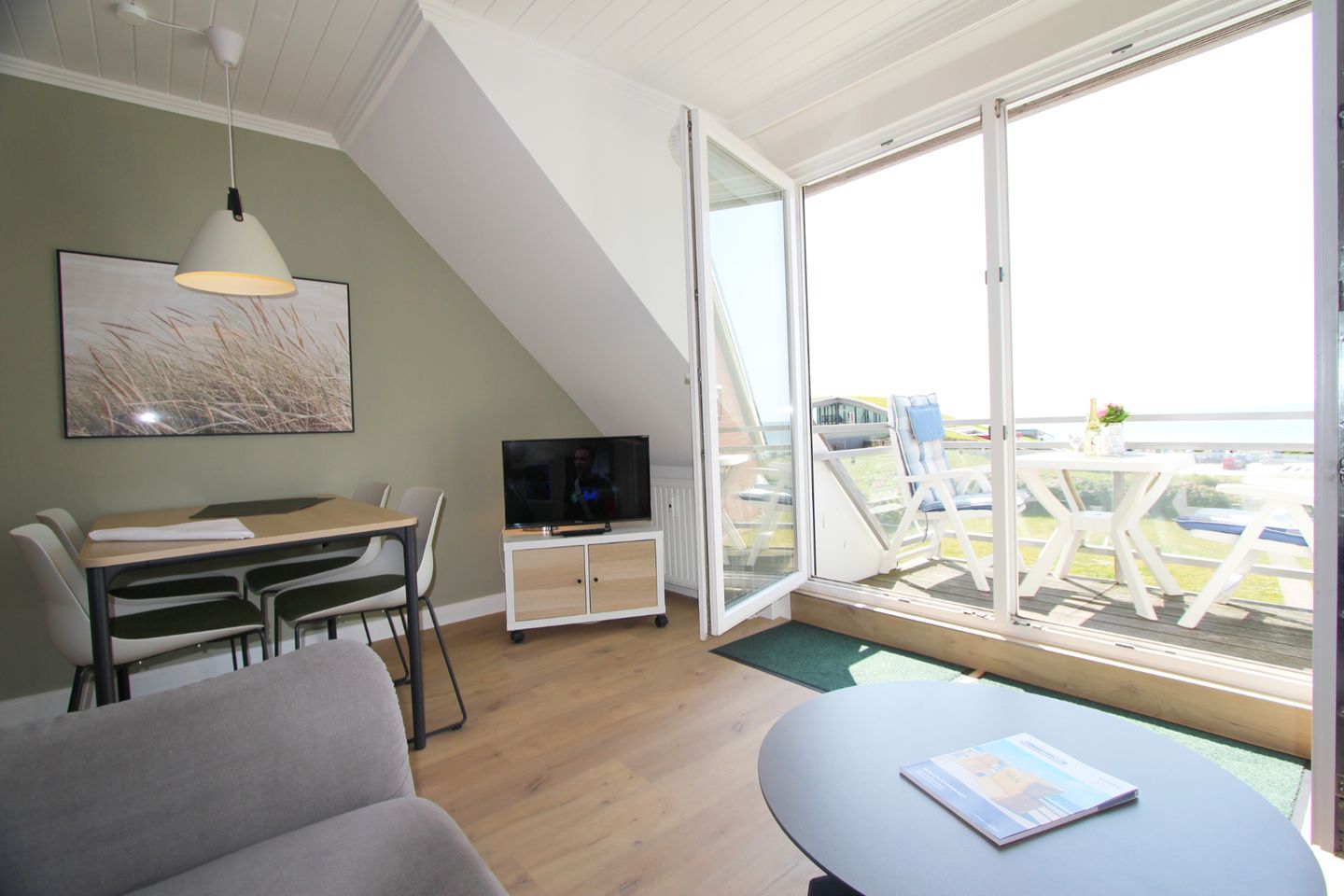  Trutz blanker Hans  - Dünenstr. 19, App. 10 Wenningstedt - Wohnzimmer