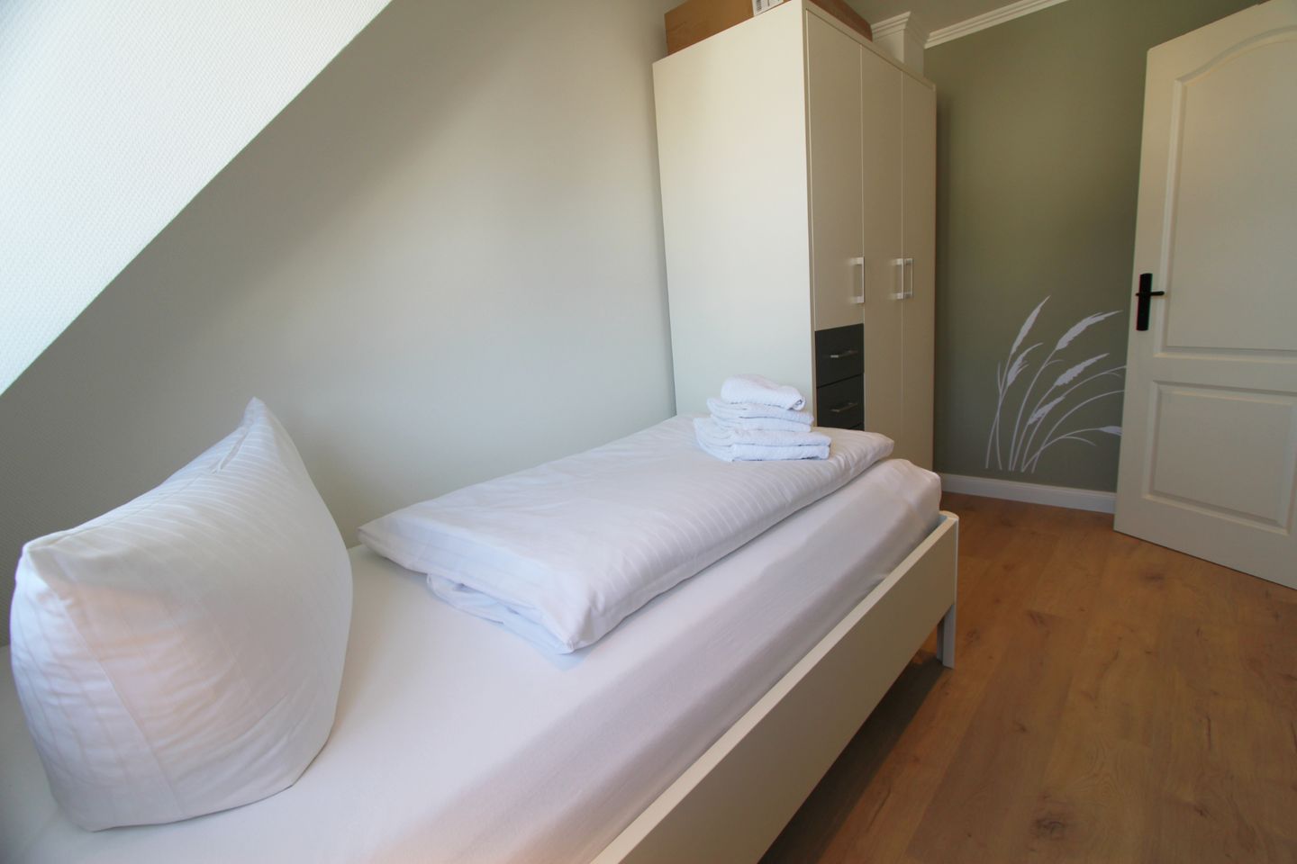  Trutz blanker Hans  - Dünenstr. 19, App. 10 Wenningstedt - Schlafzimmer