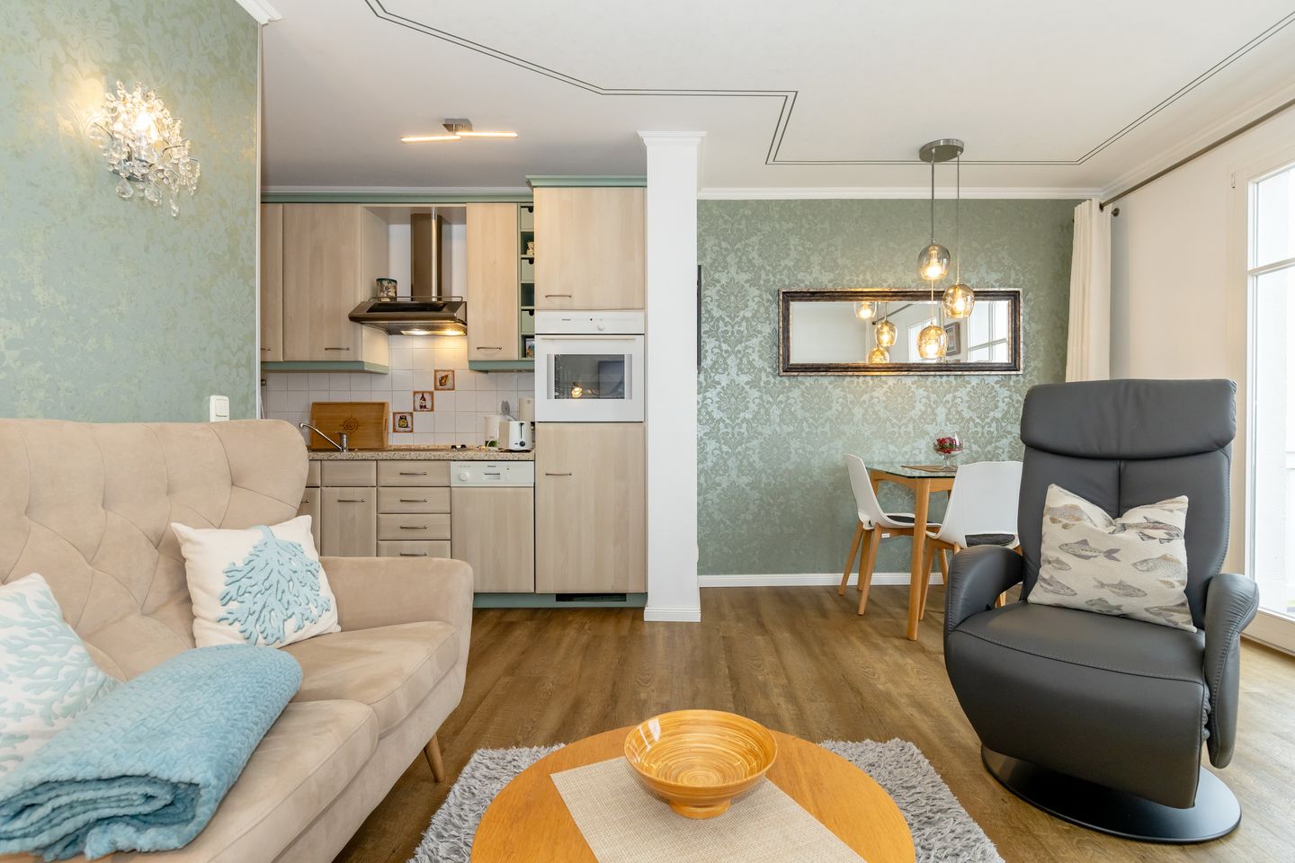 Meeresblick Meeresblick 420 Kühlungsborn - Wohn-Essbereich mit Couch