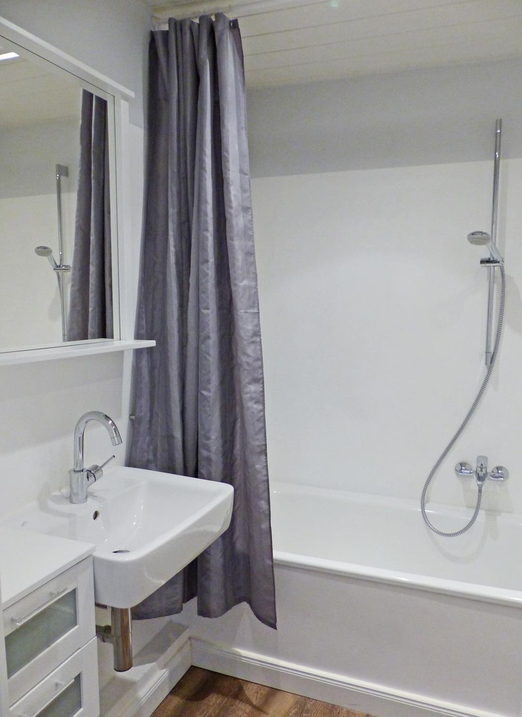 Kaiserhof Apartment 101, Typ B  - Badezimmer