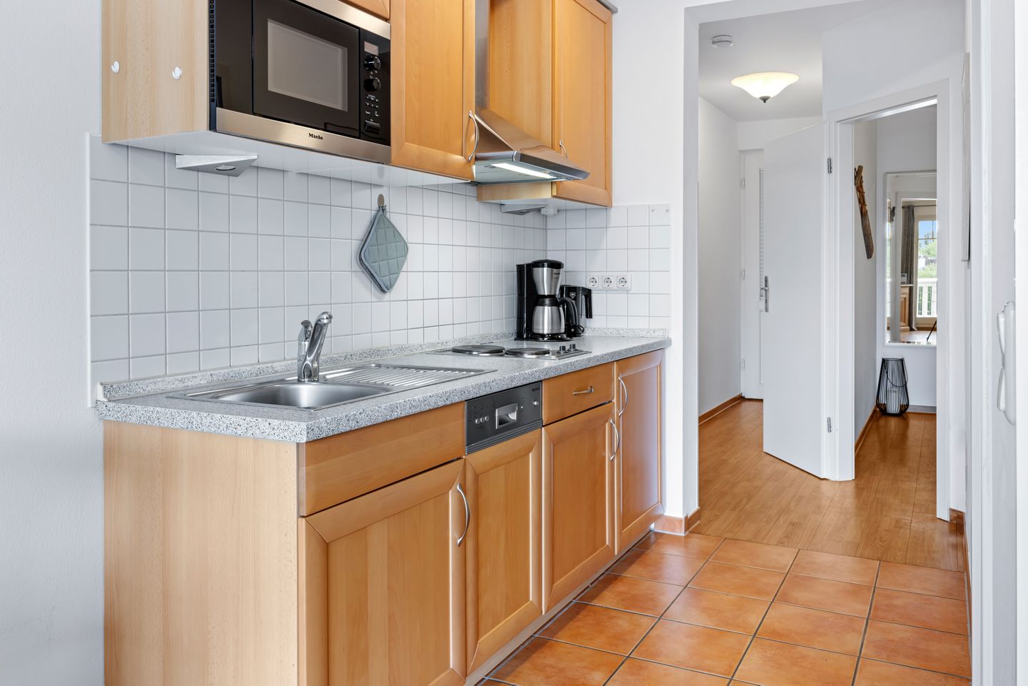 Meeresblick Meeresblick 308 Kühlungsborn - Küchenzeile mit Mikrowelle