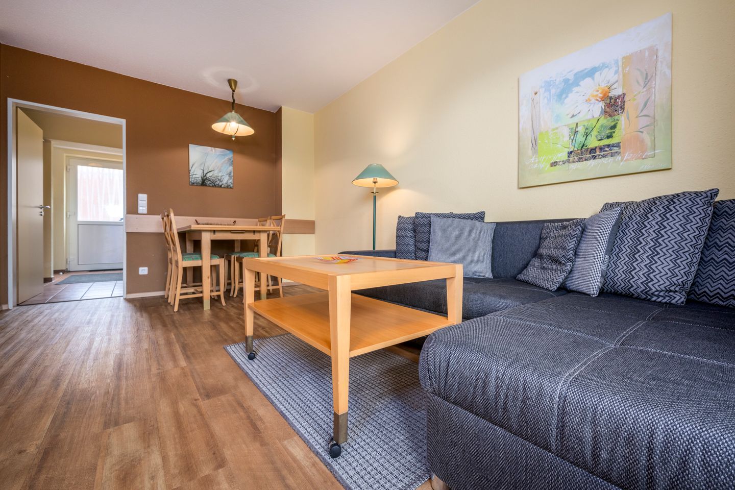 Hus Inselkieker Hus Inselkieker 002 Schillig - Wohn-Essbereich mit Couch