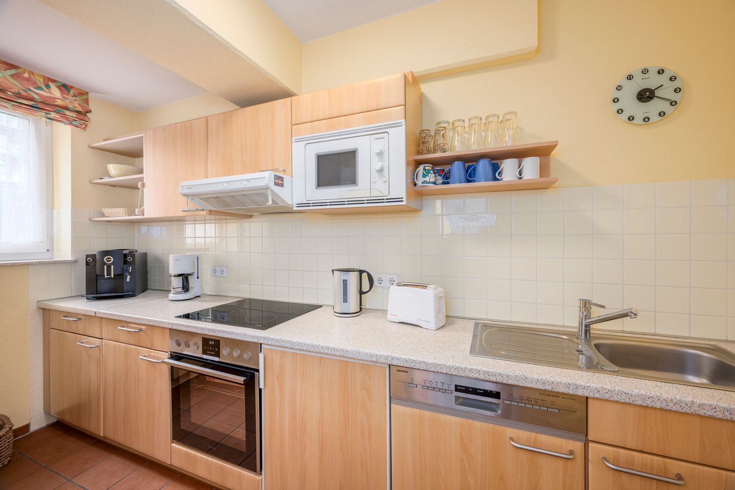 Hus Inselkieker Hus Inselkieker 002 Schillig - Küchenzeile mit Backofen