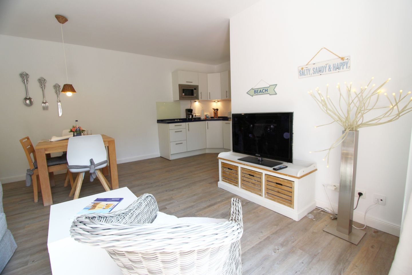 Seesternchen - Westerlandstr. 16, App. 3 Wenningstedt - Wohnzimmer