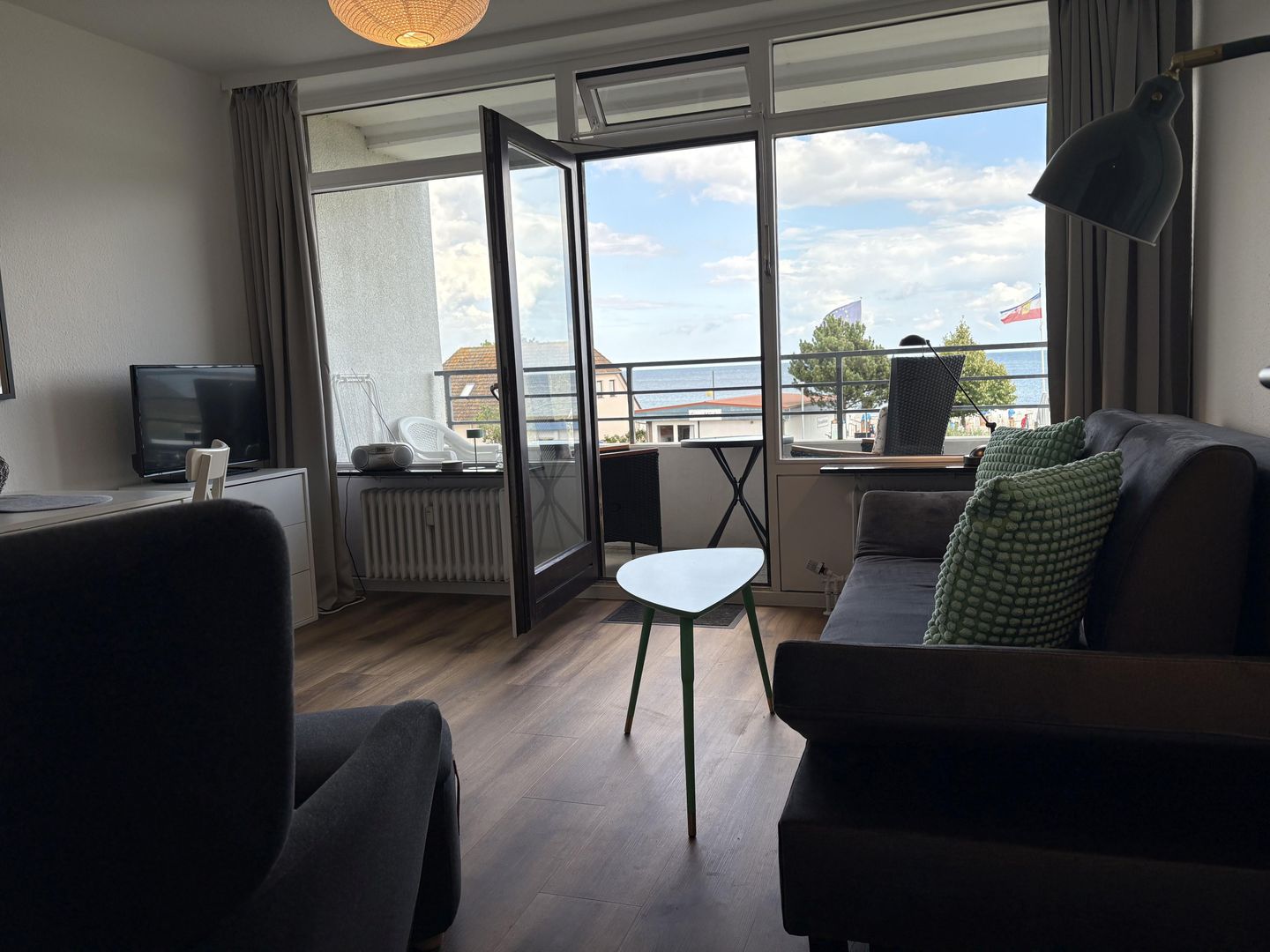  Strandhotel - 19 "Sardinenbüchse" Dahme - Wohnzimmer