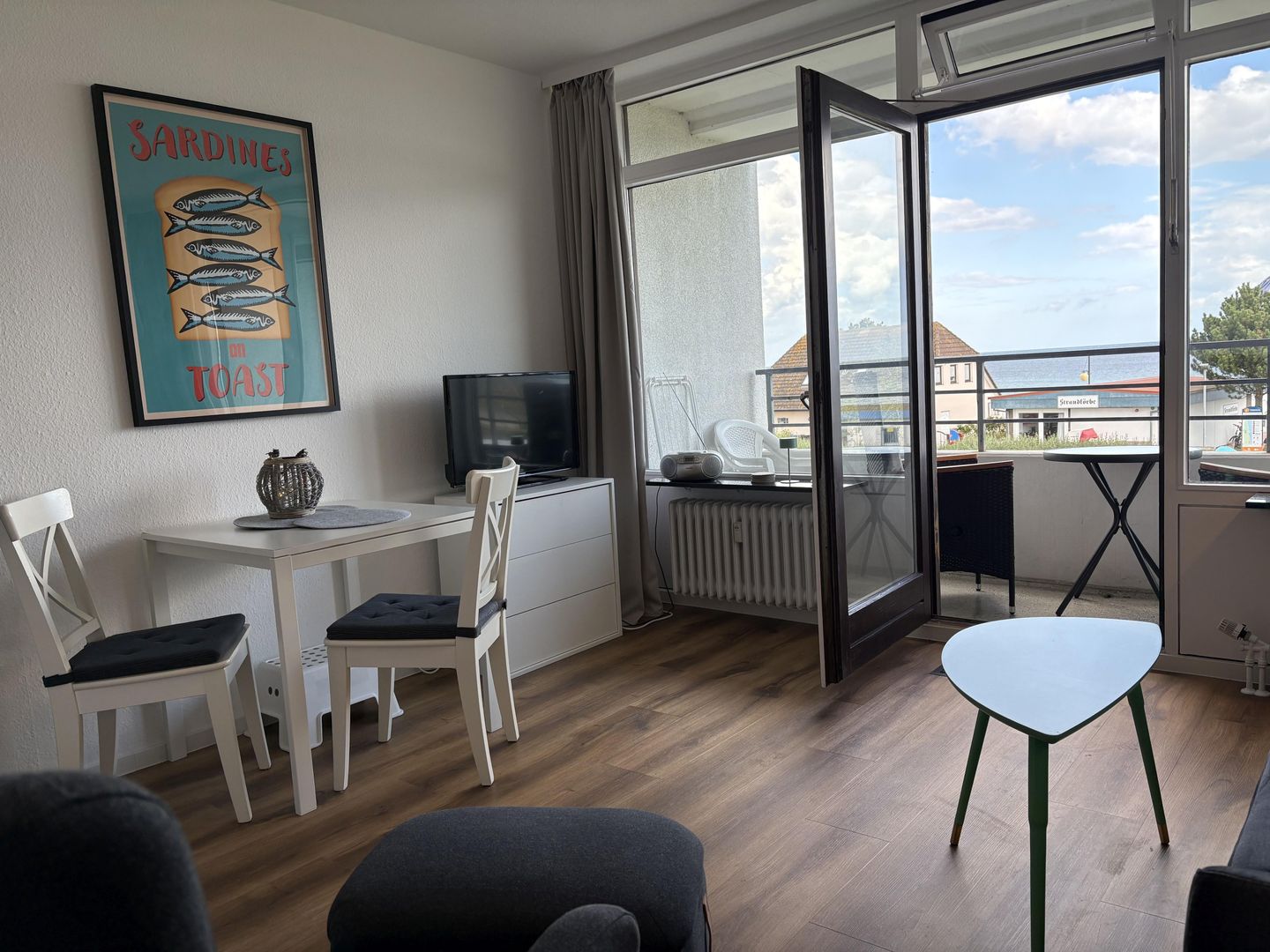  Strandhotel - 19 "Sardinenbüchse" Dahme - Wohnzimmer