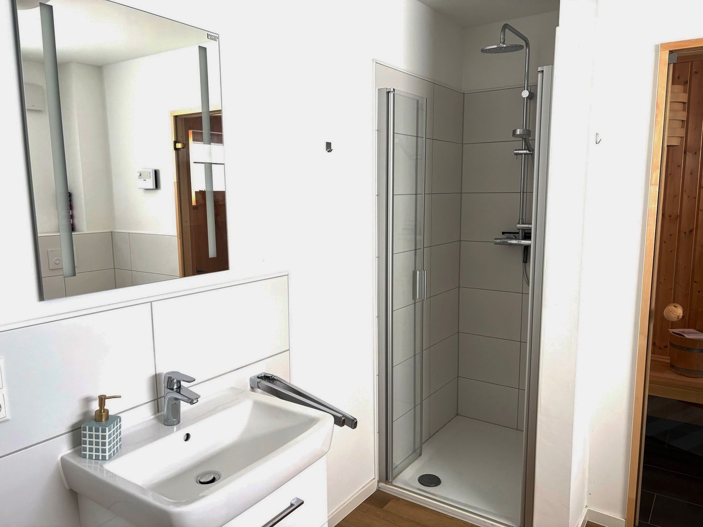 NordseeResort Friesland Nordseeresort Friesland 50-1-s Schillig - Badezimmer mit Dusche