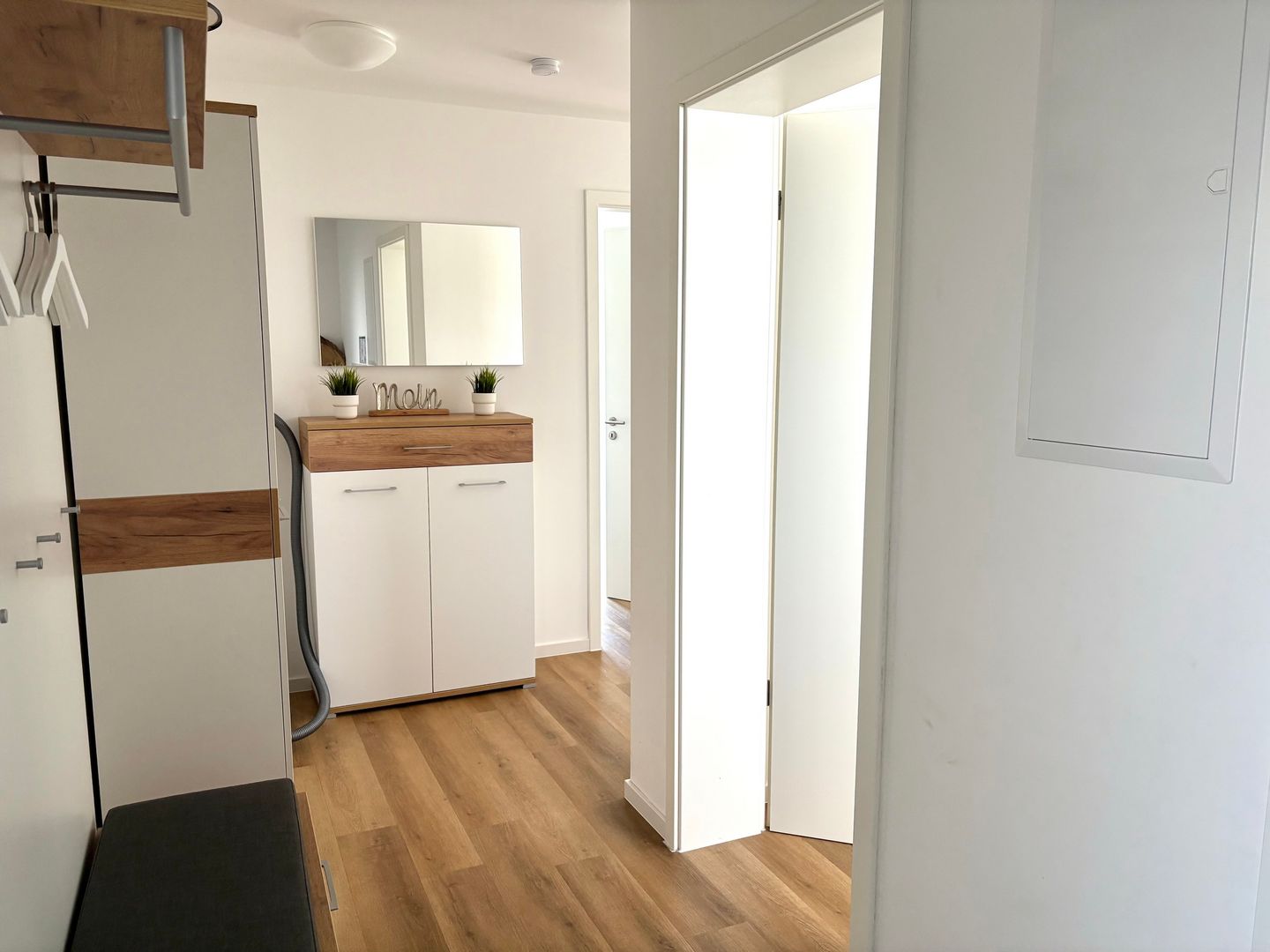 NordseeResort Friesland Nordseeresort Friesland 50-1-s Schillig - Flur mit Garderobenschrank