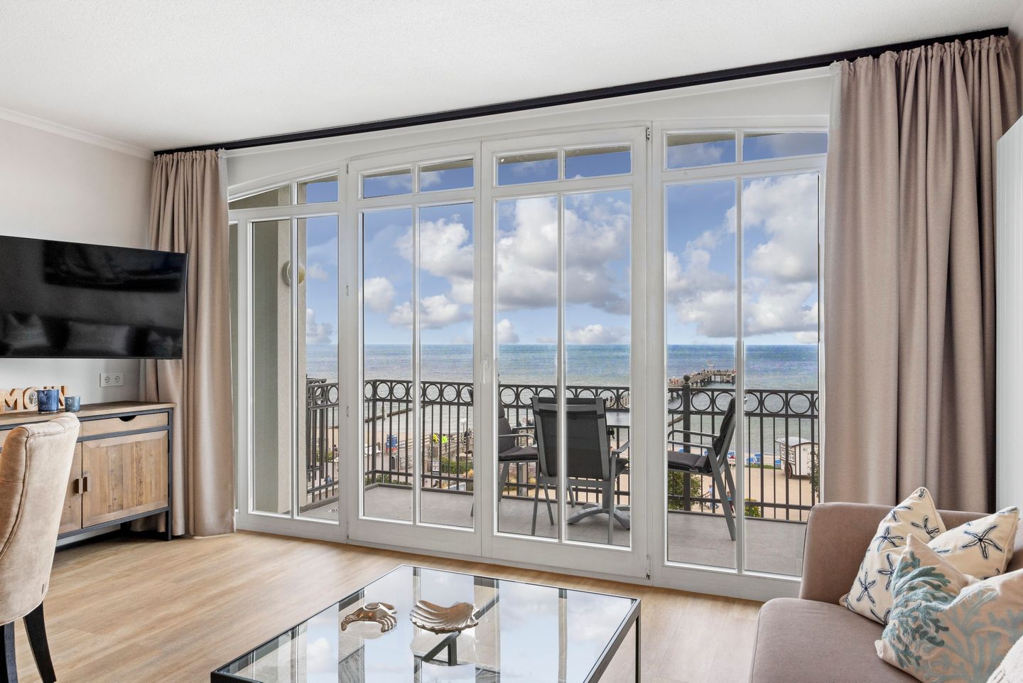 Apartmenthaus Atlantik Apartmenthaus Atlantik 311 Kühlungsborn - Wohn-Essbereich mit Aussicht