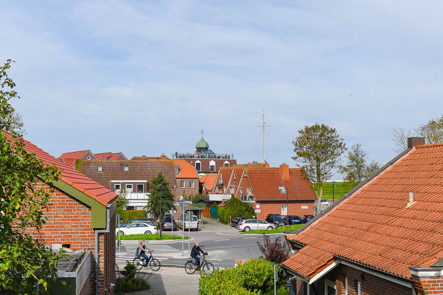  Deich in Sicht Neuharlingersiel - 