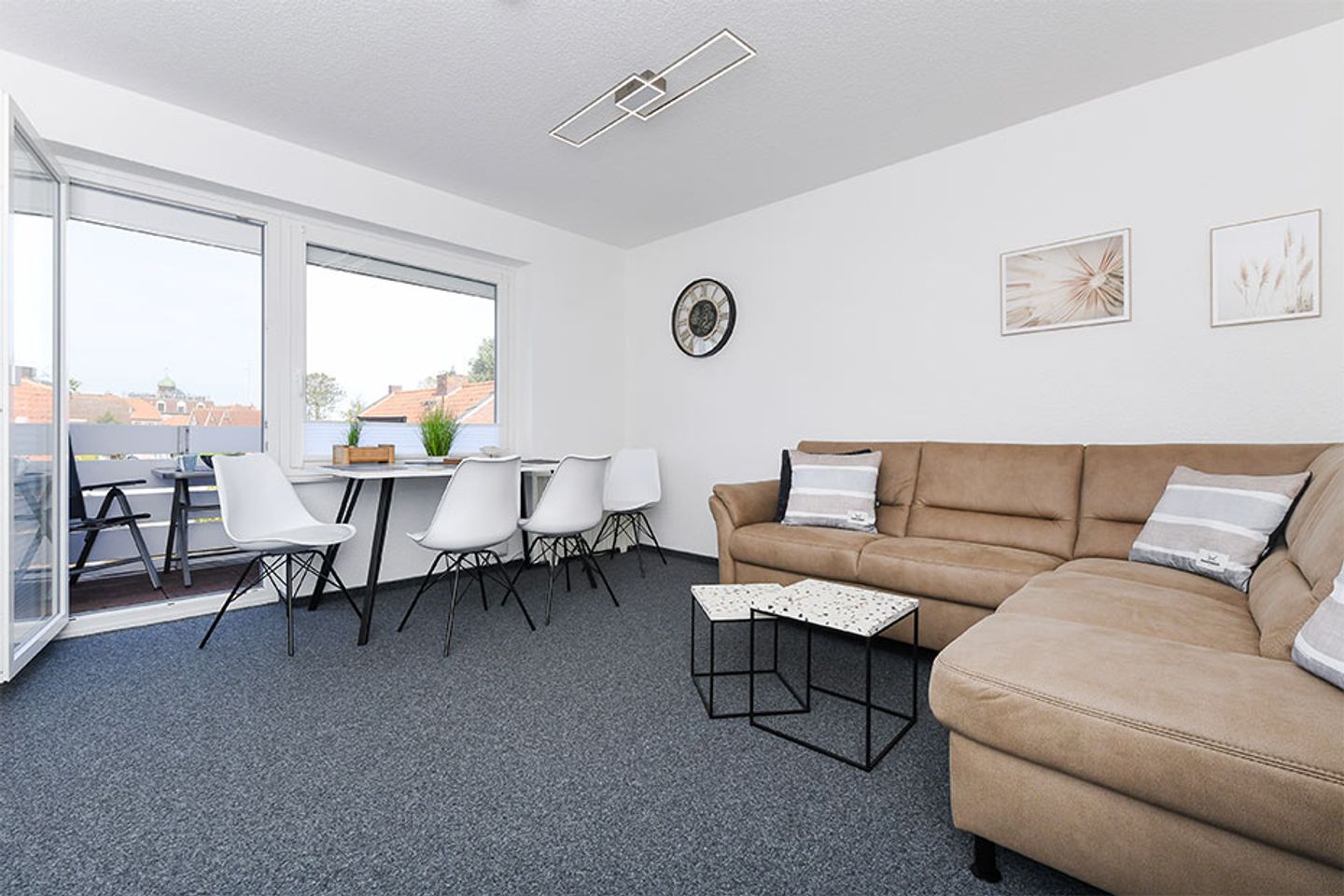  Deich in Sicht Neuharlingersiel - 