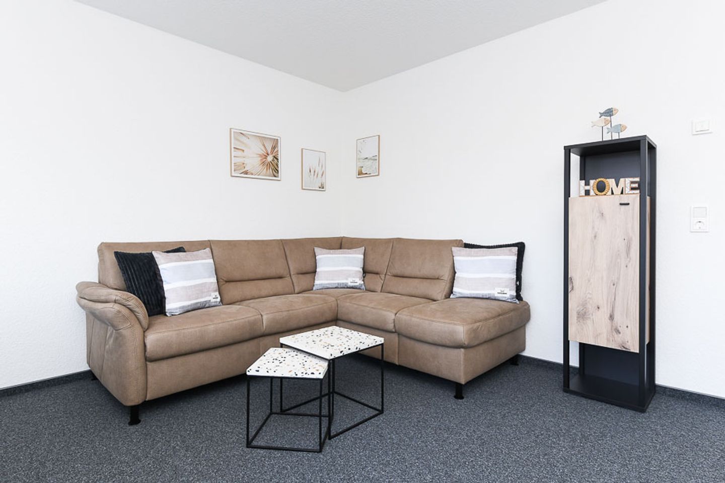  Deich in Sicht Neuharlingersiel - 