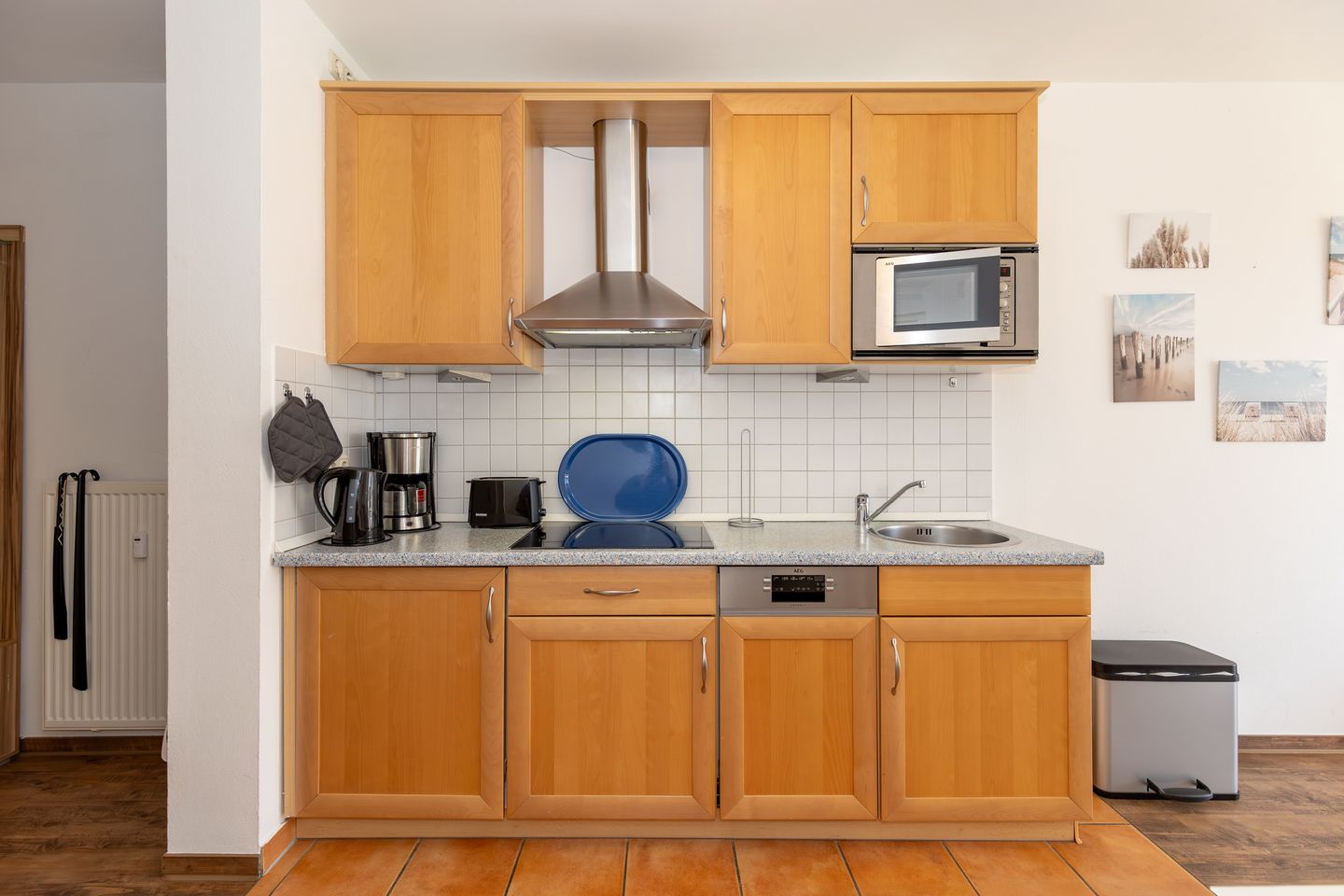 Meeresblick Meeresblick 102 Kühlungsborn - Küchenzeile mit Mikrowelle