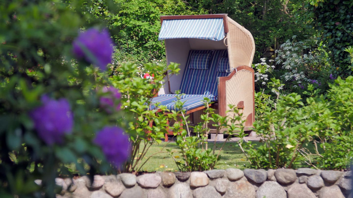  Ferienhaus Reidschott Wyk auf Föhr - Garten
