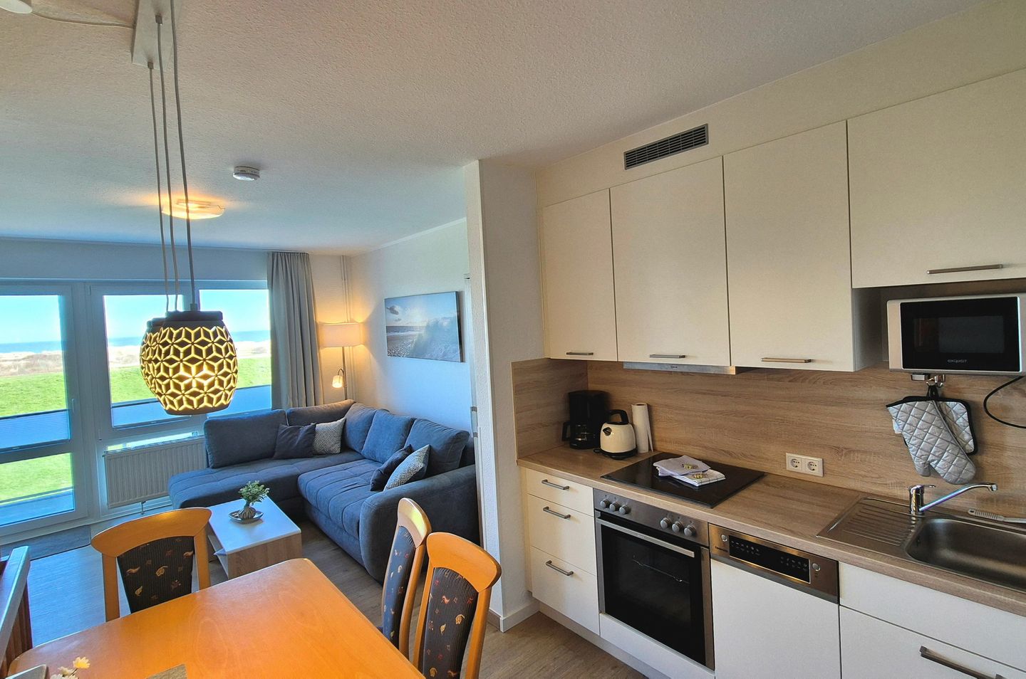 Hus Strandkieker Hus Strandkieker 03 Schillig - Wohn-Essbereich mit Essbereich und Küchenzeile