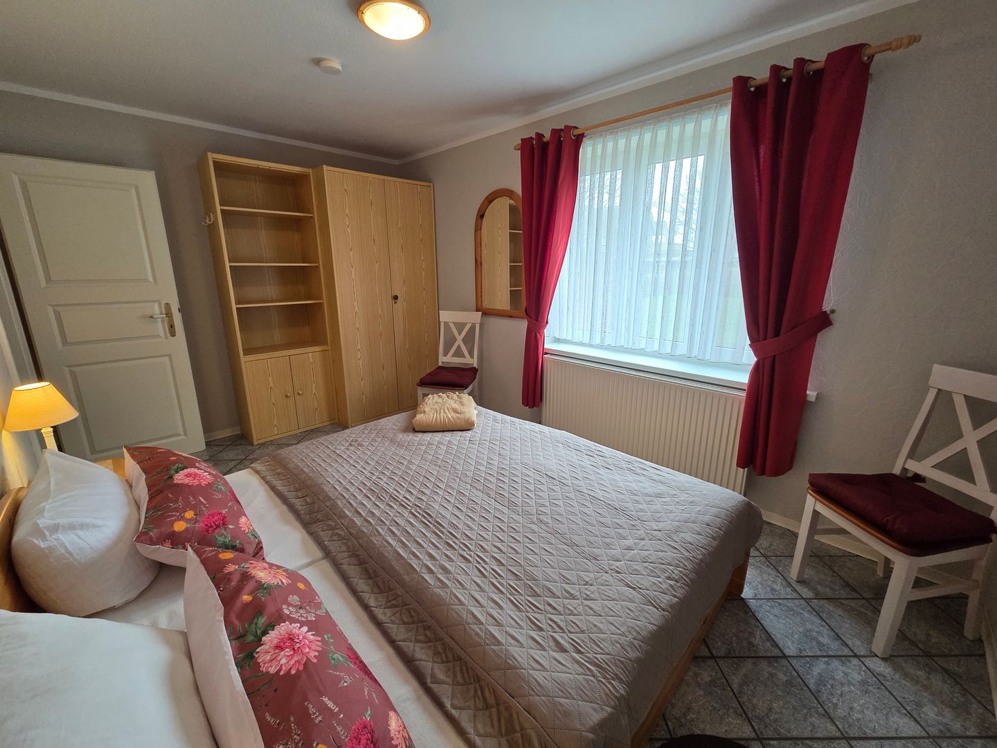 Haus Friesenglück Whg. Seepferdchen Alkersum - Schlafzimmer