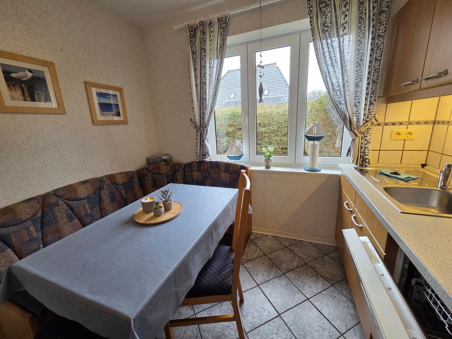 Haus Friesenglück Whg. Silbermöwe Alkersum - Küche / Küchenzeile