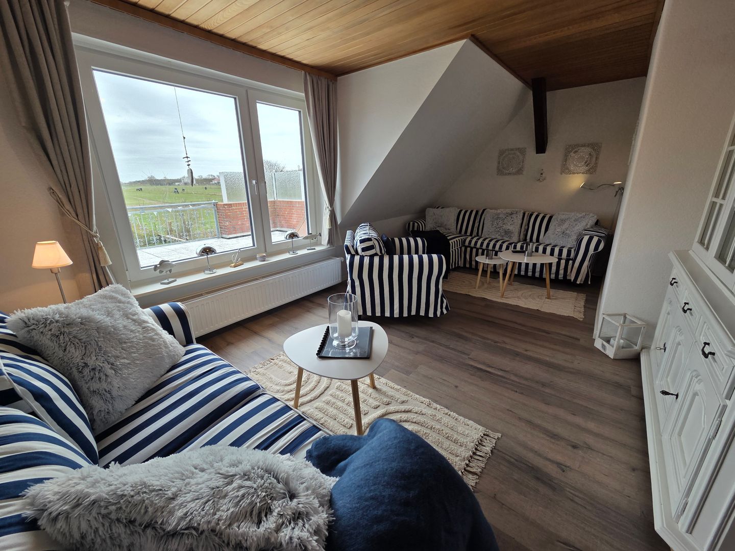 Haus Dorfschmiede Whg. Ankerplatz Alkersum - Wohnzimmer