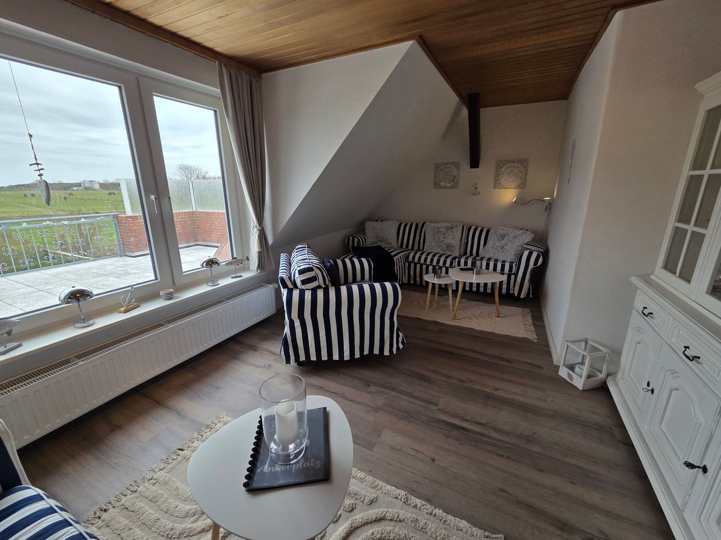 Haus Dorfschmiede Whg. Ankerplatz Alkersum - Wohnzimmer