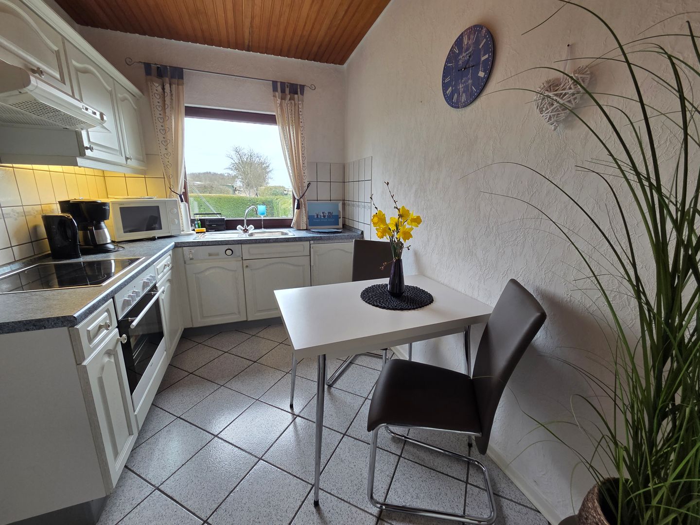 Haus Dorfschmiede Whg. Seestern Alkersum - Küche / Küchenzeile