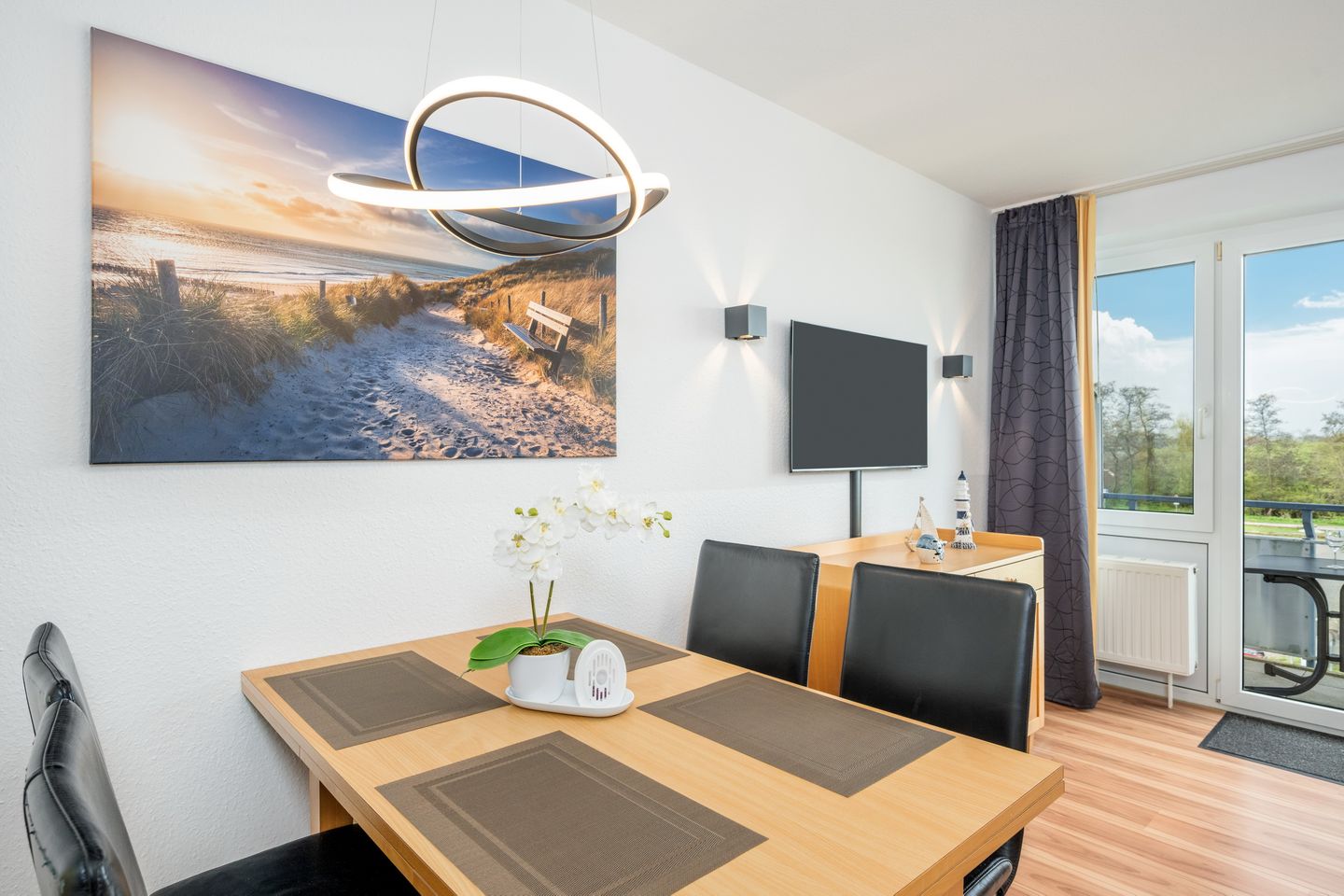 Hus Inselkieker Hus Inselkieker 214 Schillig - Wohn-Essbereich mit Esstisch und Sitzgelegenheit