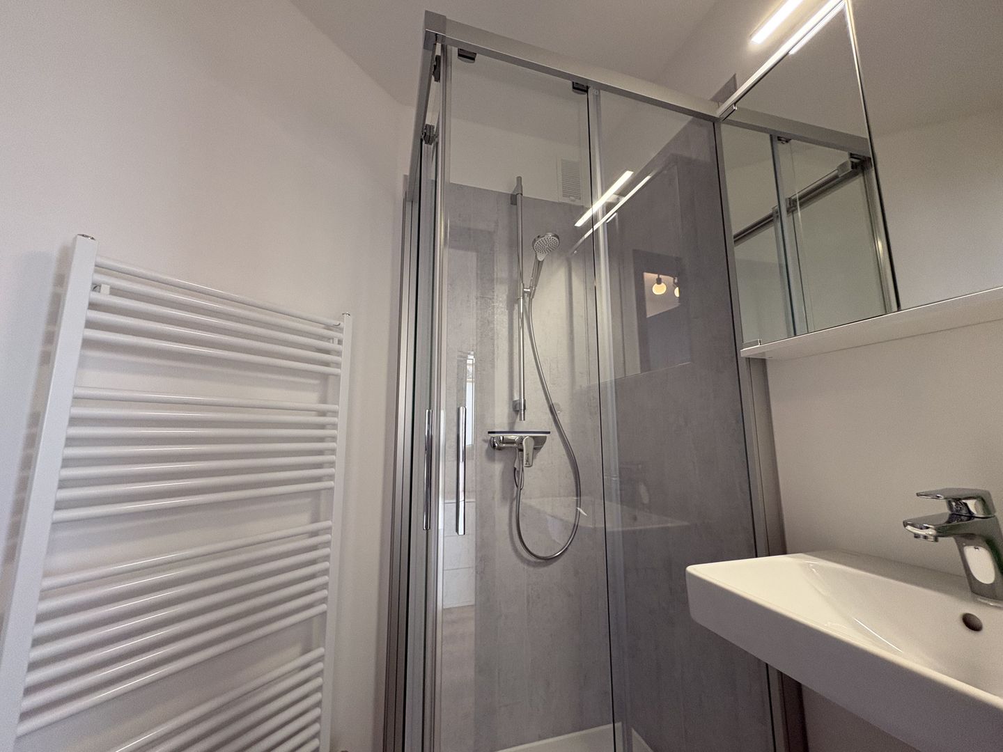  Strandhotel - 19 "Sardinenbüchse" Dahme - Badezimmer