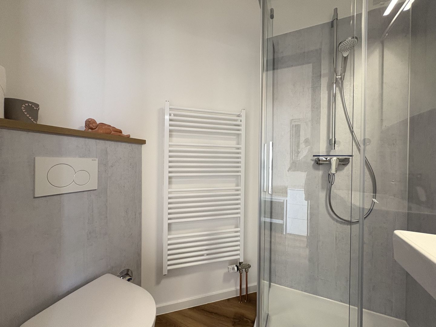  Strandhotel - 19 "Sardinenbüchse" Dahme - Badezimmer