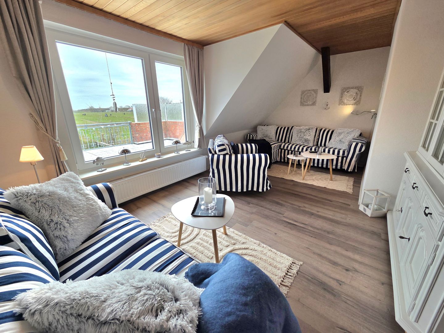 Haus Dorfschmiede Whg. Ankerplatz Alkersum - Wohnzimmer