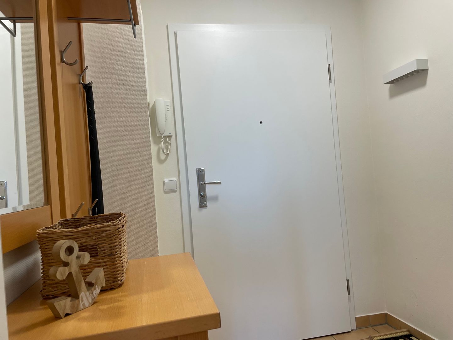 Apartment-Residenz Ostseestrand Apartment-Residenz Ostseestrand 36 Kühlungsborn - Flur mit Spiegel im kbar36, Hermann-Häcker Straße 42a, Apartment-Residenz Ostseestrand in Kühlungsborn