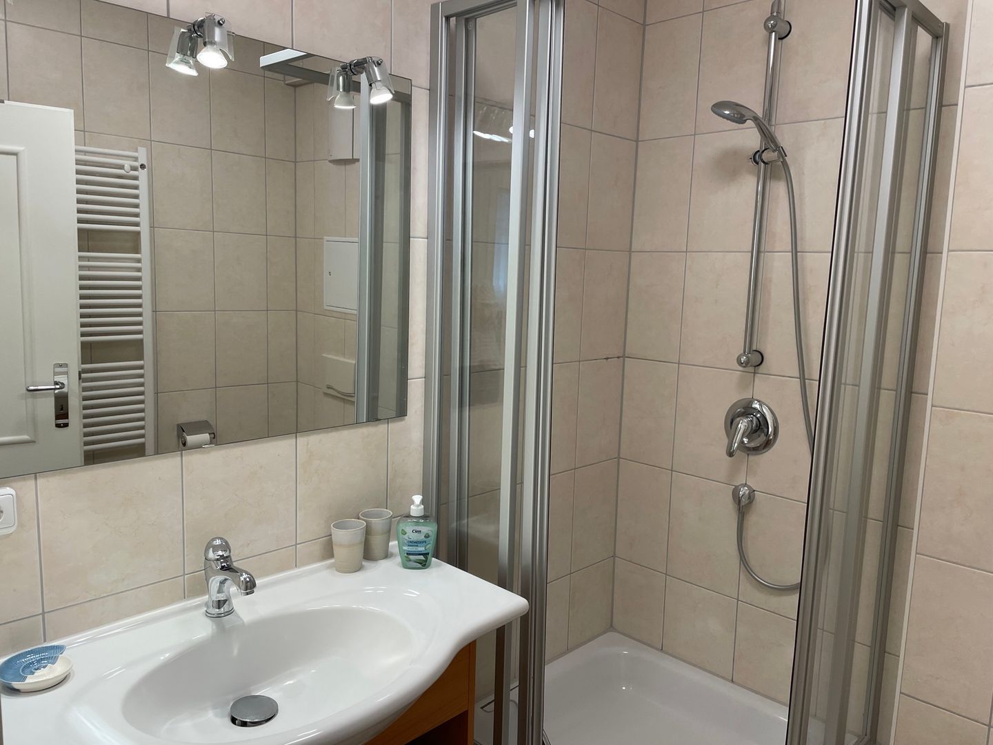 Apartment-Residenz Ostseestrand Apartment-Residenz Ostseestrand 36 Kühlungsborn - Badezimmer mit Dusche im kbar36, Hermann-Häcker Straße 42a, Apartment-Residenz Ostseestrand in Kühlungsborn