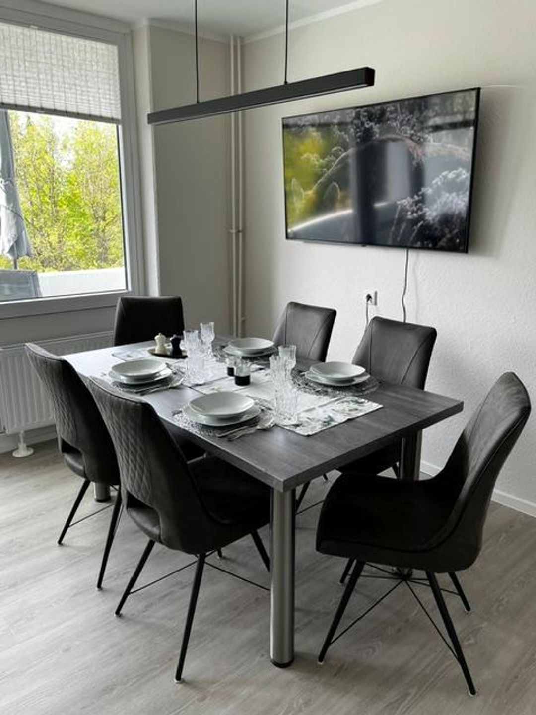 Ferienpark Hahnenklee Apartment "Bergblick" Hahnenklee - Esstisch vor der Küchenzeile