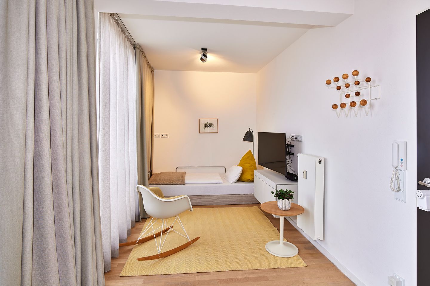 Lüttjeod Apartmentvilla Lüttjeod Apartmentvilla 18 Langeoog - Wohn-Essbereich mit Couch im lalo18, Hauptstraße 9, Lüttjeod Apartmentvilla 18 auf Langeoog