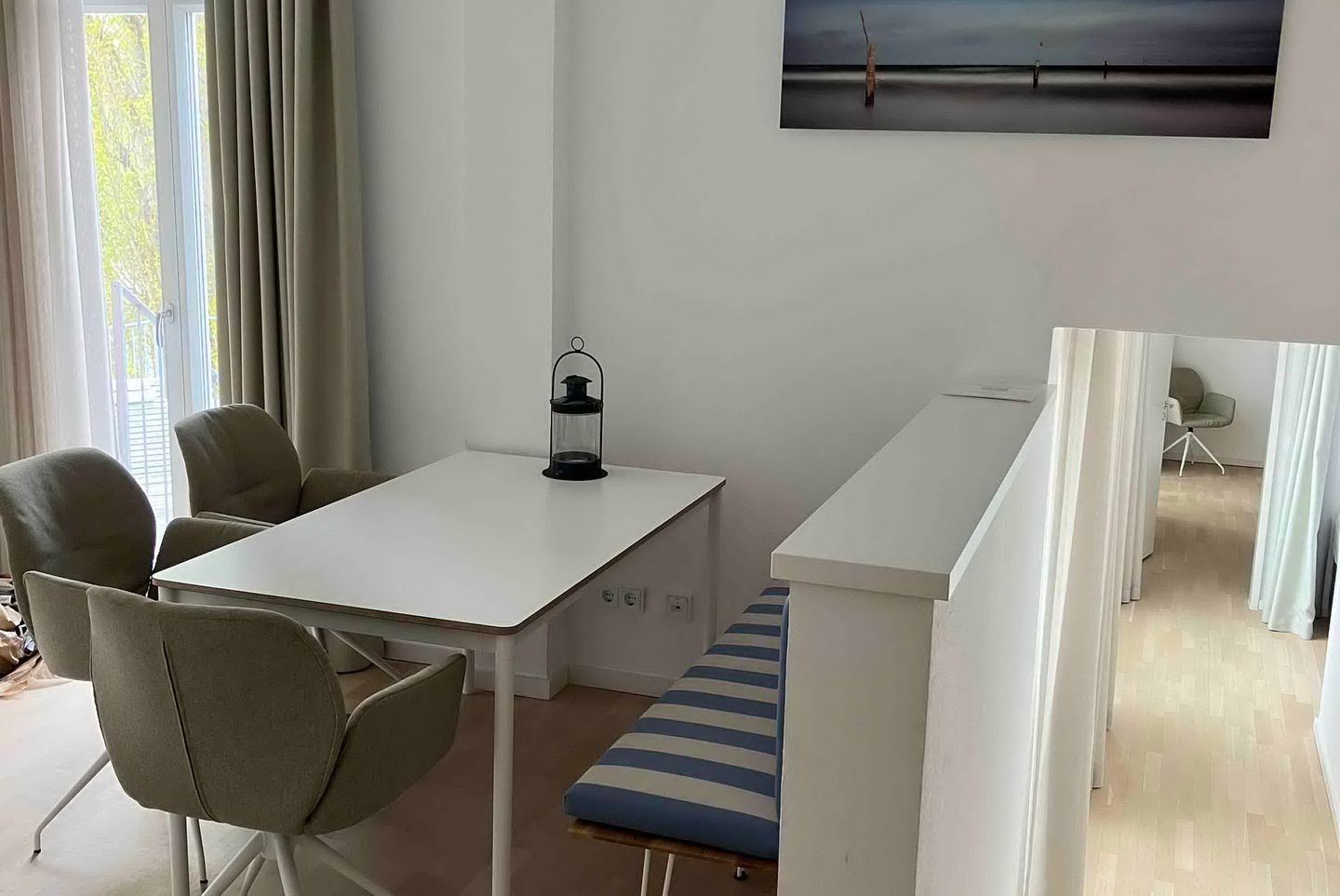 Lüttjeod Apartmentvilla Lüttjeod Apartmentvilla 09 Langeoog - Wohn-Essbereich mit Sitzgelegenheit im lalo09, Hauptstraße 9, Lüttjeod Apartmentvilla 09 auf Langeoog