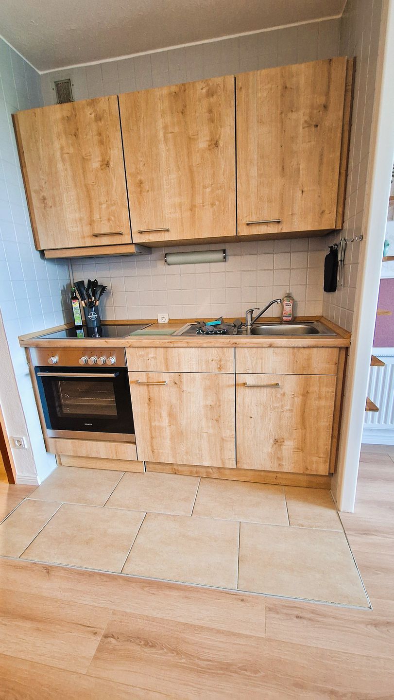 Ferienpark Hahnenklee Apartment "HarzHub Hahnenklee" Hahnenklee - Küchenzeile im offenen Wohnraum