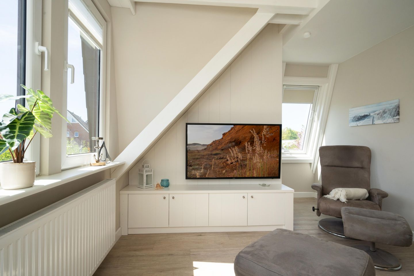  Silwai OG Tinnum Silwai OG - TV / Multimedia