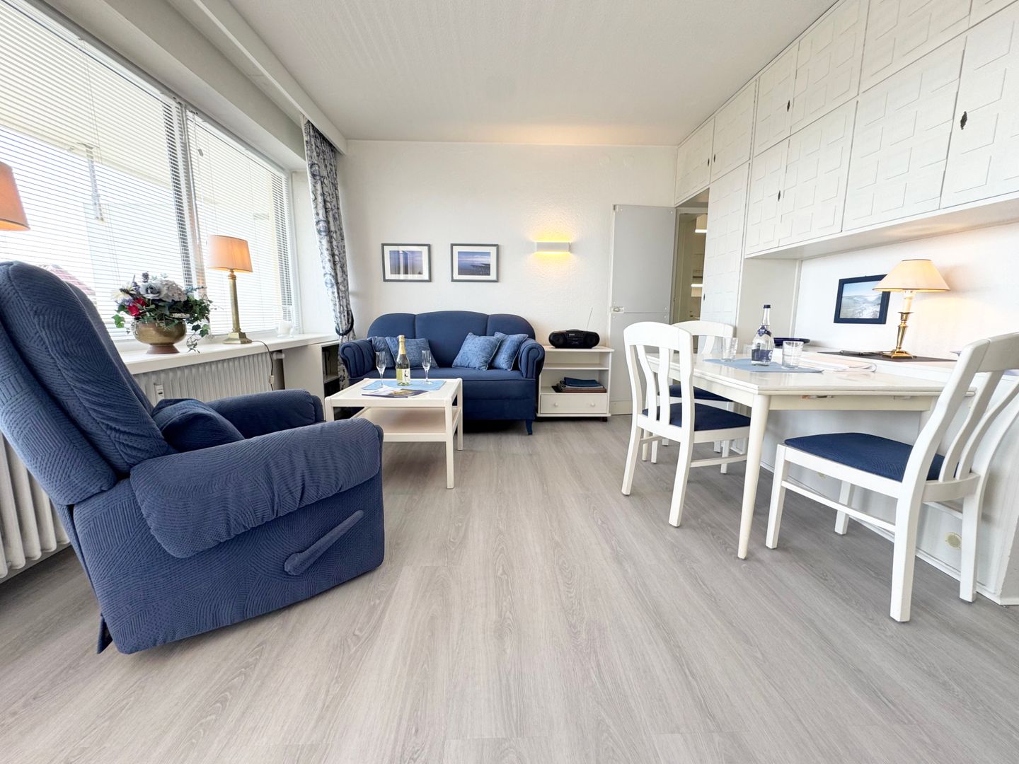  Dünenhof zum Kronprinzen, App. 102 Wenningstedt - Wohnzimmer