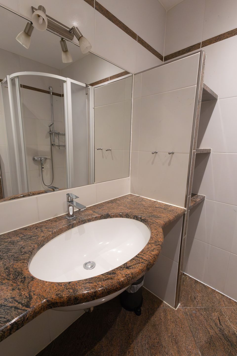  RES/408 - Residenz - Teilseeblick Scharbeutz - Badezimmer