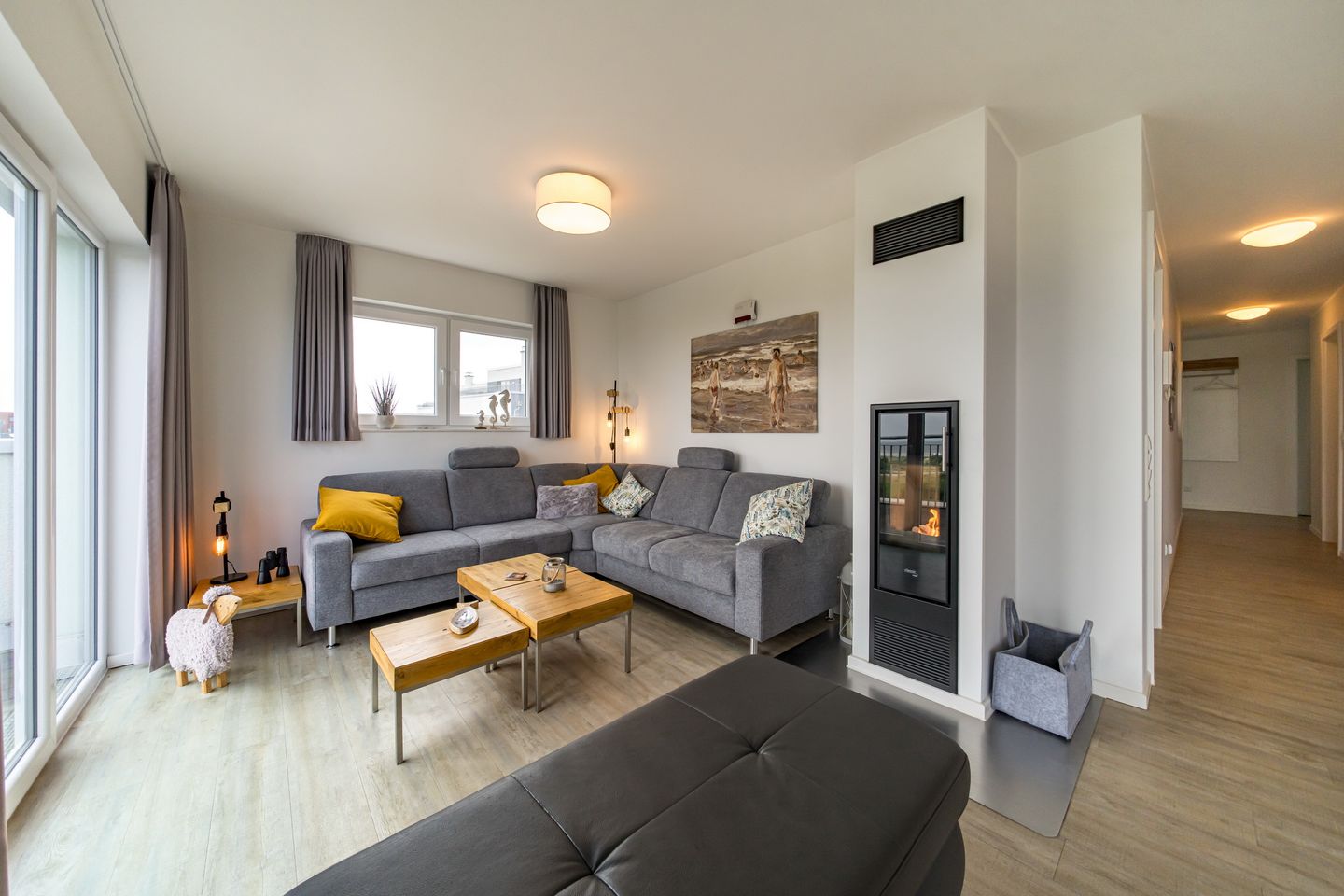 NordseeResort Friesland NordseeResort Friesland 48-6-n Schillig - Wohn-Essbereich mit Couch im sinf48-6-N, Nordsee-Resort Friesland, Mellumweg 1 in Schillig