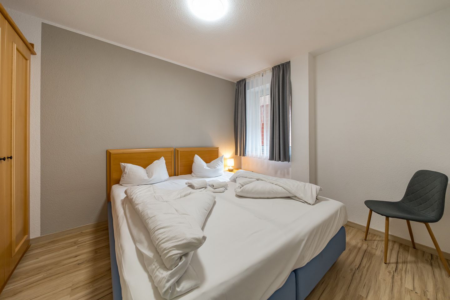 Hus Inselkieker Hus Inselkieker 220 Schillig - Schlafzimmer mit Kleiderschrank im sihi220, Hus Inselkieker, Mellumweg 6b in Schillig