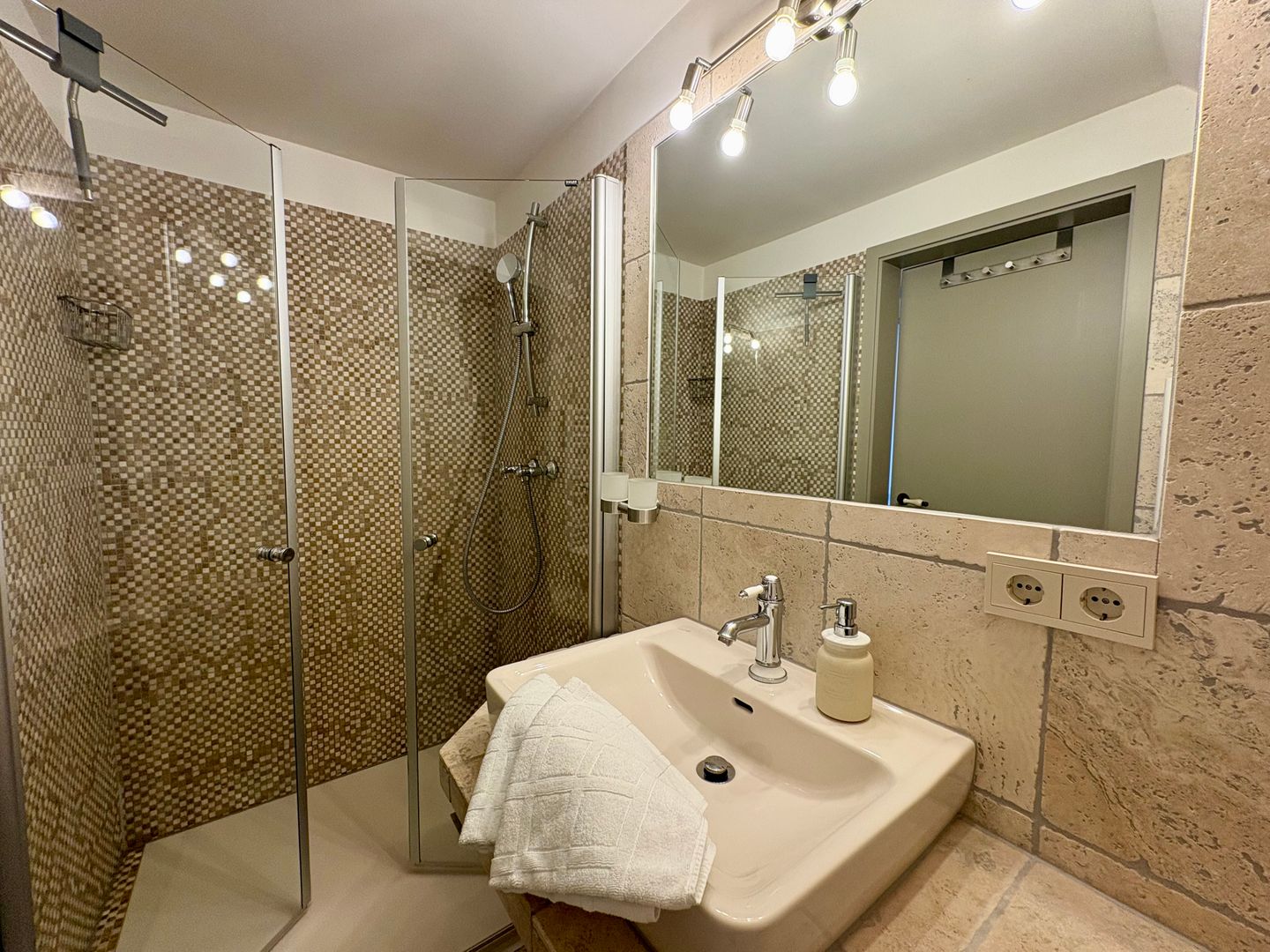 Wiesen Quartier Eastside Tinnum - Badezimmer