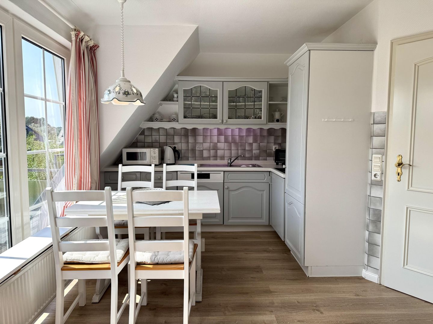  Süderstraße Whg. 12 – Landhaus Westerland Süderstraße Whg. 12 – Landhaus - Küche / Küchenzeile