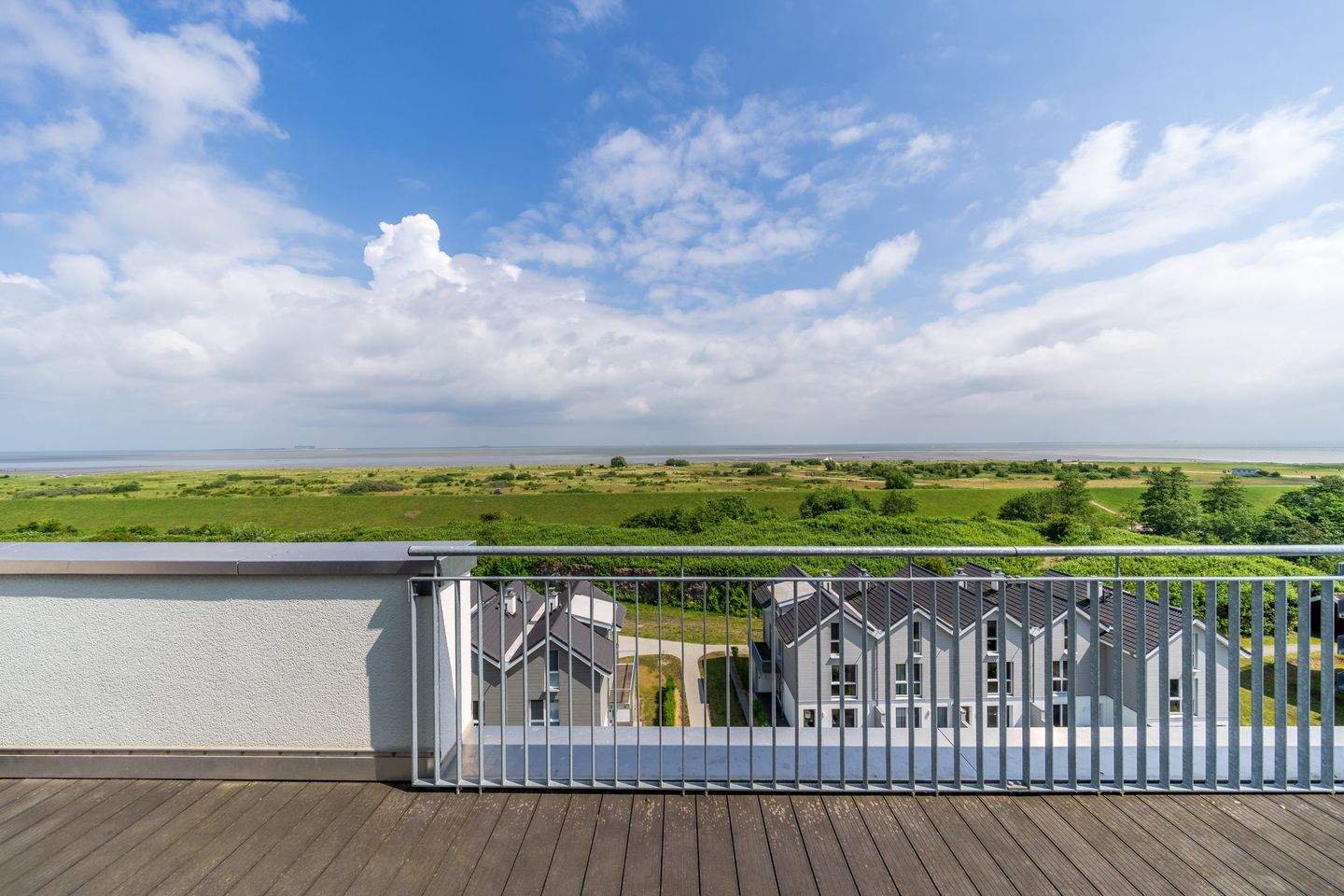 NordseeResort Friesland NordseeResort Friesland 48-6-n Schillig - Balkon mit Ausblick im sinf48-6-N, Nordsee-Resort Friesland, Mellumweg 1 in Schillig