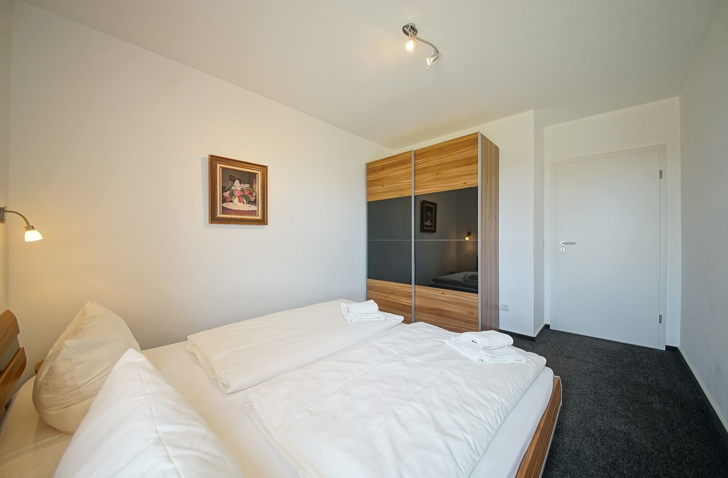 NordseeResort Friesland NordseeResort Friesland 51-3-S Schillig - Schlafbereich mit Doppelbett im sinf51-3-s, NordseeResort Friesland 51-3-S in Schillig
