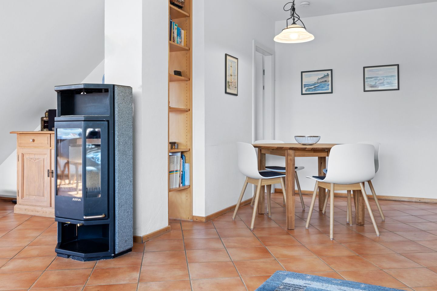 Meeresblick Meeresblick 507 Kühlungsborn - Wohn-Essbereich mit Kamin im kbmb507, Meerblick 507, Ostseeallee 45 in Kühlungsborn