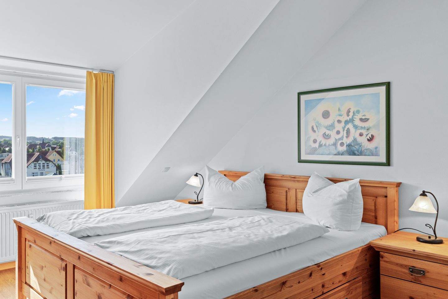 Meeresblick Meeresblick 507 Kühlungsborn - Schlafzimmer mit Doppelbett im kbmb507, Meerblick 507, Ostseeallee 45 in Kühlungsborn