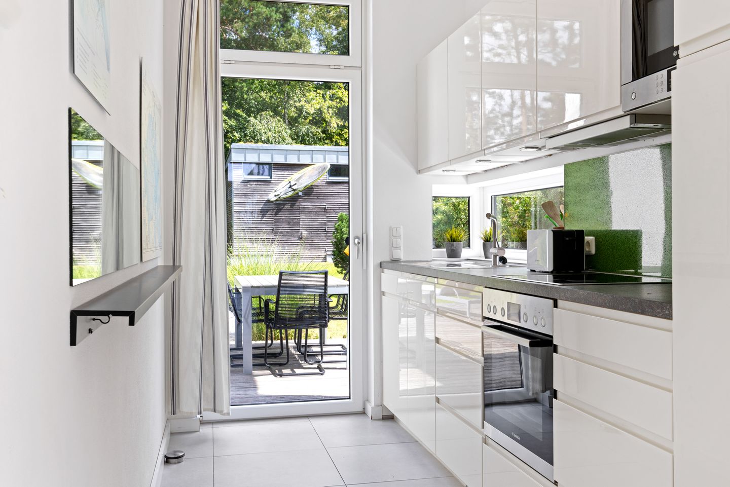 Ostseeland Ostseeland Lotsenstieg 15 Usedom - Küchenzeile mit Backofen im usollo15, Lotsenstieg 15 in Karlshagen