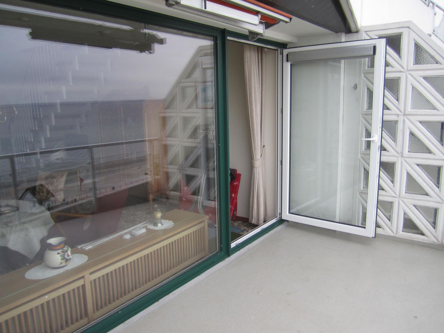 Riv/051 - Riviera - Seeblick - Aussenschwimmbad Scharbeutz - Balkon