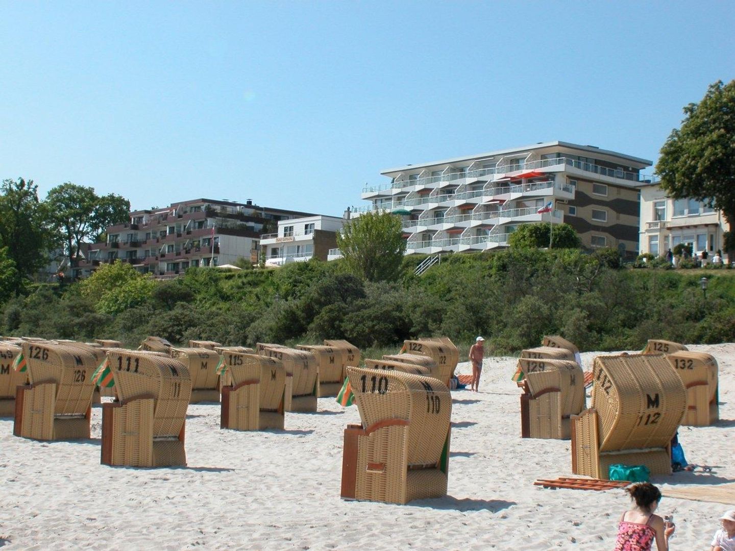 Riv/051 - Riviera - Seeblick - Aussenschwimmbad Scharbeutz - Hauptansicht