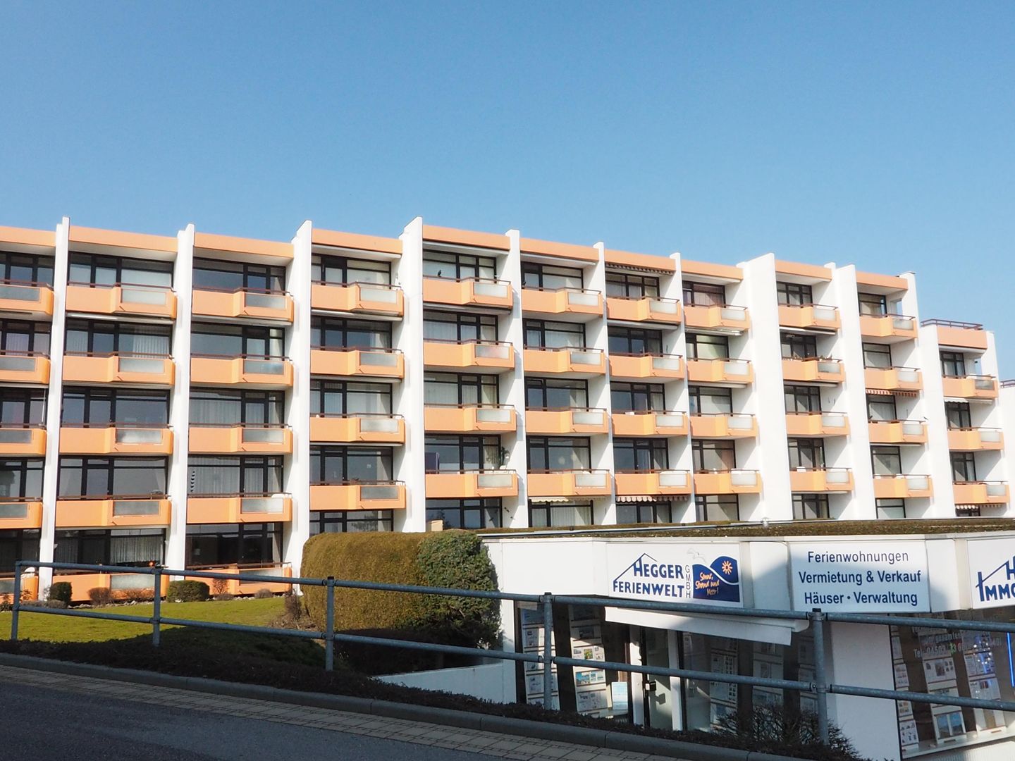 HOF/203 - Berliner Hof - Seeblick Scharbeutz - Fassade / Eingang