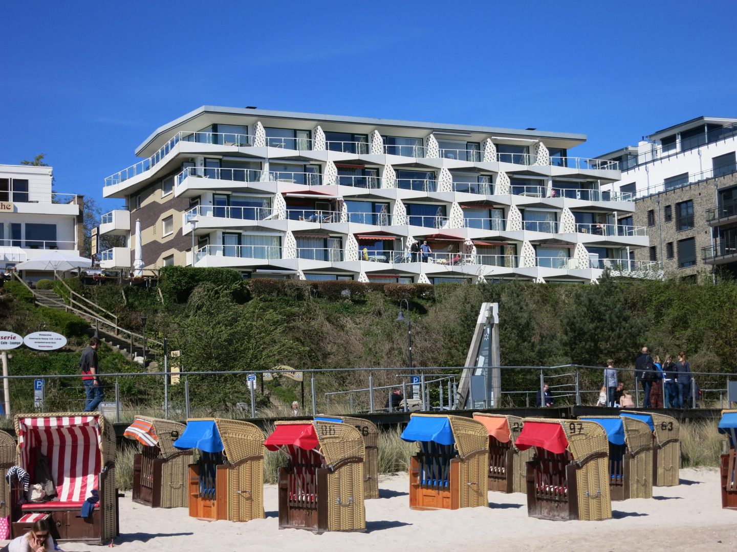 Riv/01 - Riviera - Aussenschwimmbad Scharbeutz - Hauptansicht